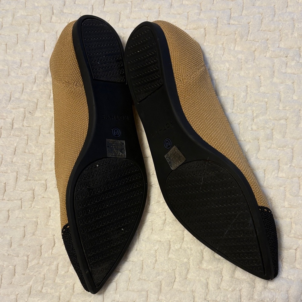 Like new Rothy’s size 7 - Picture 2 of 3